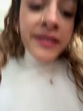 Snapshot of alana15 chatting on 11.24.25 alana15 online show from 11.24.25