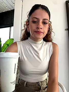 Snapshot of alana15 chatting on 12.04.25 alana15 online show from 12.04.25