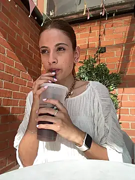 alana15 online show from 04.22.26
