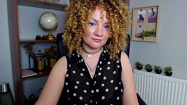 Snapshot of KayaMagic chatting on 03.20.25 KayaMagic online show from 03.20.25