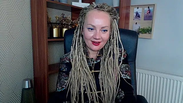 Snapshot of KayaMagic chatting on 11.27.25 KayaMagic online show from 11.27.25