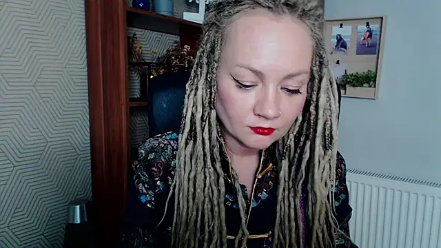 Snapshot of KayaMagic chatting on 12.15.25 KayaMagic online show from 12.15.25