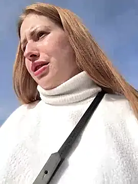 AlisaWhite online show from 12.18.24