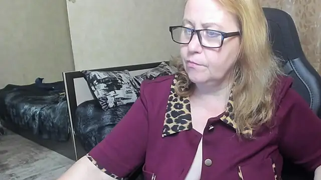 Snapshot of Frau_Marta chatting on 11.14.25 Frau Marta online show from 11.14.25