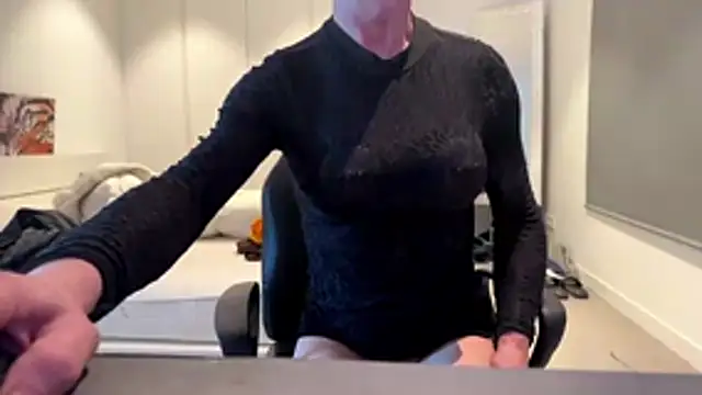 Snapshot of pocker498 chatting on 04.04.26 pocker498 online show from 04.04.26