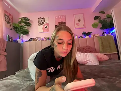 chloetease online show from 08.04.26