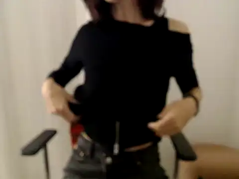 Snapshot of LadyJoanX chatting on 11.01.25 LadyJoanX online show from 11.01.25