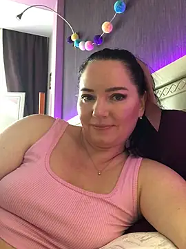 Snapshot of HotMilfMargo chatting on 02.16.25 HotMilfMargo online show from 02.16.25