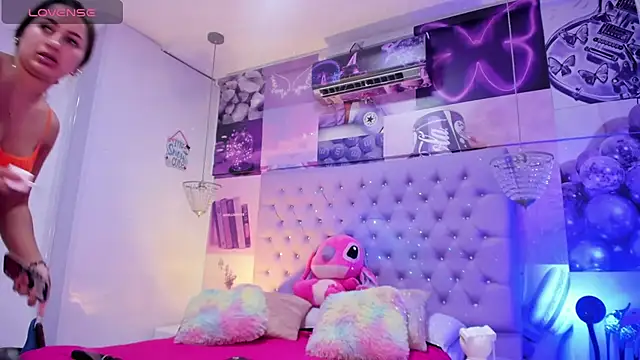 Snapshot of Vivi_prinncess chatting on 02.25.25 Vivi prinncess online show from 02.25.25