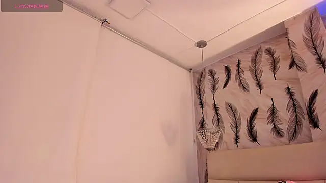 Snapshot of Vivi_prinncess chatting on 10.24.25 Vivi prinncess online show from 10.24.25