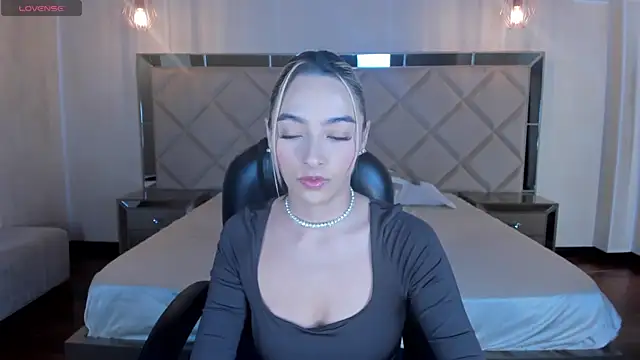 MelissaMoore  online show from 07.05.26