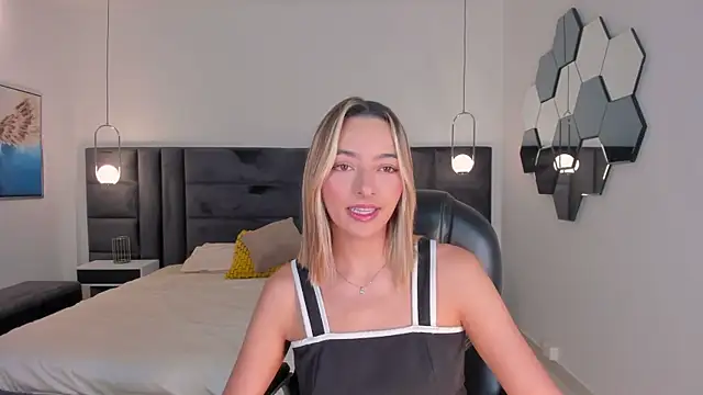 MelissaMoore  online show from 07.24.26