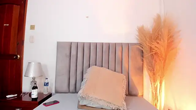 Snapshot of AGATHAA_WHITE chatting on 03.13.25 AGATHAA WHITE online show from 03.13.25