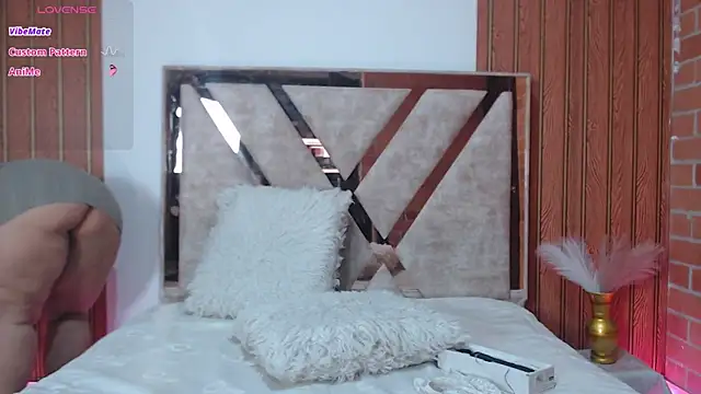 AGATHAA WHITE online show from 01.09.26