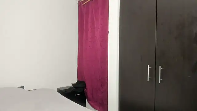 skinny Yizz online show from 10.11.25