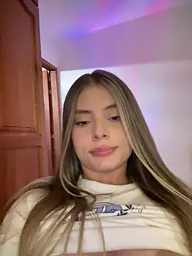 Snapshot of Miss_valeriaa chatting on 03.13.25 Miss valeriaa online show from 03.13.25