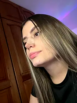 Snapshot of Miss_valeriaa chatting on 10.03.25 Miss valeriaa online show from 10.03.25