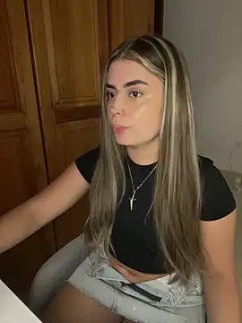 Snapshot of Miss_valeriaa chatting on 11.26.25 Miss valeriaa online show from 11.26.25