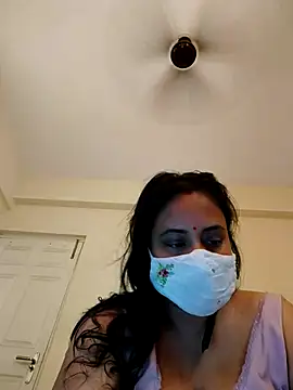 Snapshot of Sheela-Bhabi chatting on 06.26.26 Sheela-Bhabi online show from 06.26.26