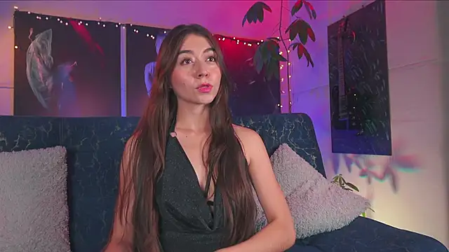 Snapshot of Bellapazzia chatting on 12.24.24 Bellapazzia online show from 12.24.24