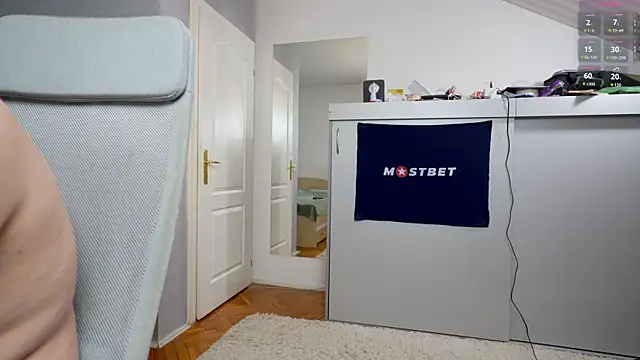 Snapshot of foxeslovefoxes chatting on 12.07.24 foxeslovefoxes online show from 12.07.24