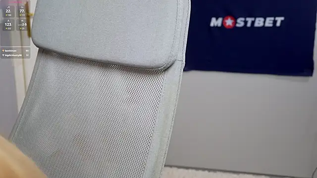 Snapshot of foxeslovefoxes chatting on 12.21.24 foxeslovefoxes online show from 12.21.24