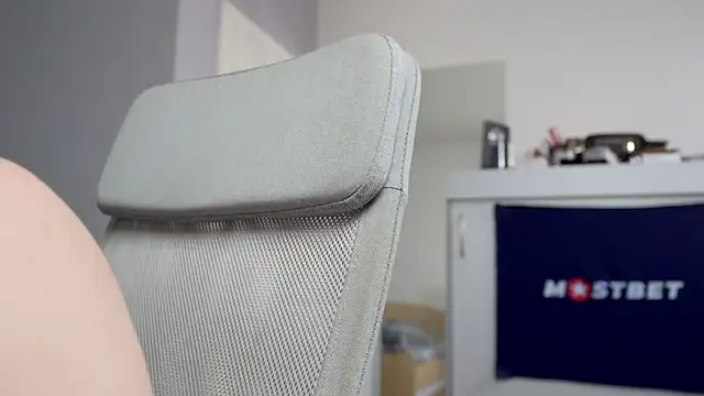 Snapshot of foxeslovefoxes chatting on 12.29.24 foxeslovefoxes online show from 12.29.24