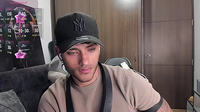 Snapshot of Alessandro_Vanni chatting on 11.05.25 Alessandro Vanni online show from 11.05.25