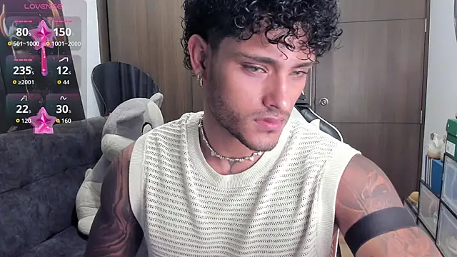 Snapshot of Alessandro_Vanni chatting on 11.08.25 Alessandro Vanni online show from 11.08.25