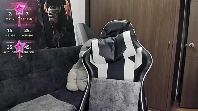 Snapshot of Alessandro_Vanni chatting on 11.12.25 Alessandro Vanni online show from 11.12.25