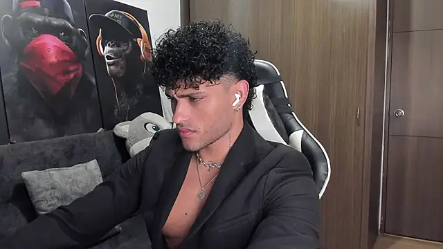 Snapshot of Alessandro_Vanni chatting on 11.18.25 Alessandro Vanni online show from 11.18.25