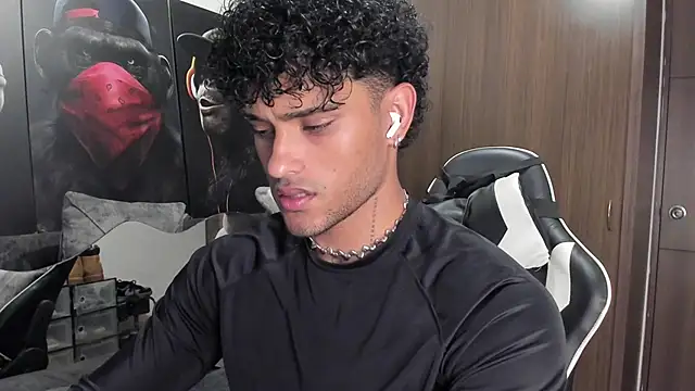 Snapshot of Alessandro_Vanni chatting on 11.25.25 Alessandro Vanni online show from 11.25.25