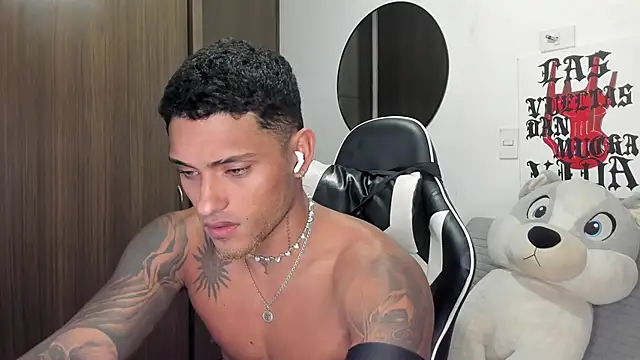 Alessandro Vanni online show from 06.19.26