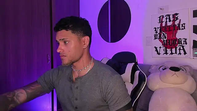 Alessandro Vanni online show from 06.25.26