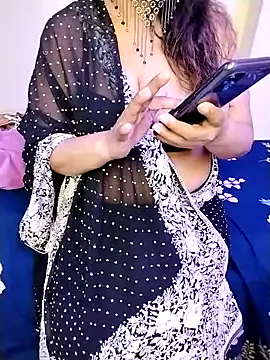 Snapshot of indian_passion chatting on 02.25.25 indian passion online show from 02.25.25