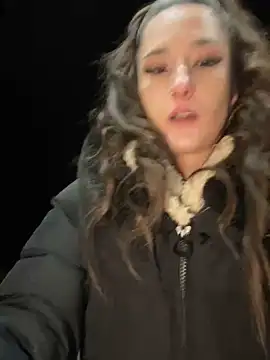 joanaelaa online show from 12.19.24