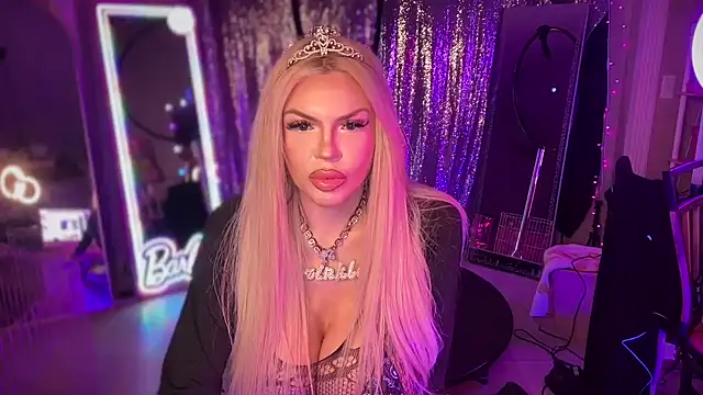 Snapshot of bimbotwerkqueen chatting on 01.18.25 bimbotwerkqueen online show from 01.18.25