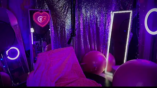 Snapshot of bimbotwerkqueen chatting on 02.09.25 bimbotwerkqueen online show from 02.09.25