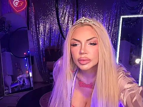 Snapshot of bimbotwerkqueen chatting on 09.14.25 bimbotwerkqueen online show from 09.14.25