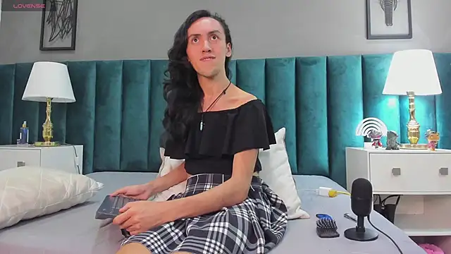 Snapshot of Karol_fenixx chatting on 02.06.25 Karol fenixx online show from 02.06.25