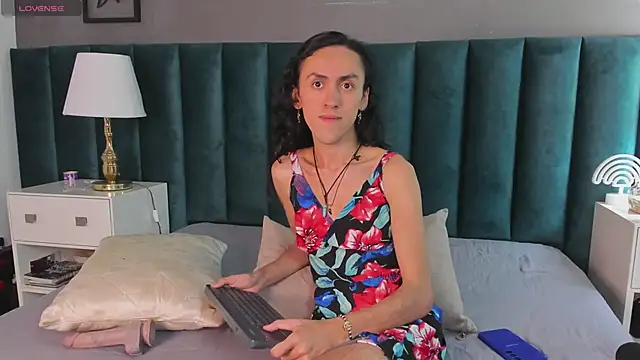 Snapshot of Karol_fenixx chatting on 03.05.25 Karol fenixx online show from 03.05.25