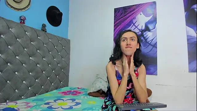 Snapshot of Karol_fenixx chatting on 09.20.25 Karol fenixx online show from 09.20.25