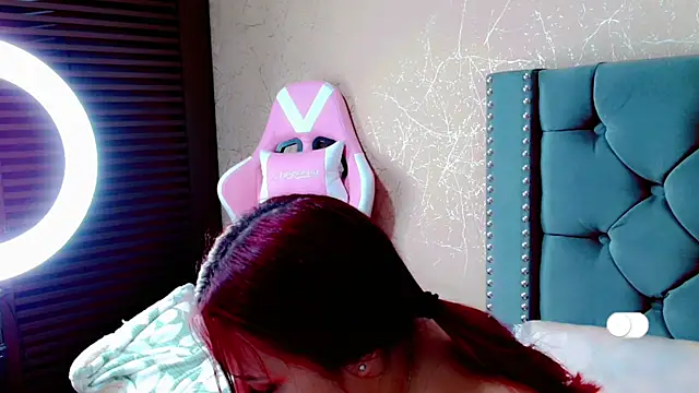 Imannejulienne online show from 01.14.25