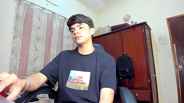 Snapshot of dylancrugerx chatting on 12.30.24 dylancrugerx online show from 12.30.24