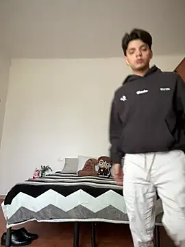 Snapshot of dylancrugerx chatting on 04.10.26 dylancrugerx online show from 04.10.26