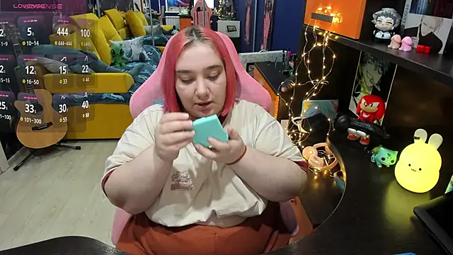 Softie Sofy online show from 02.04.25