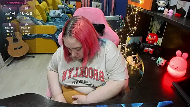 Softie Sofy online show from 02.06.25