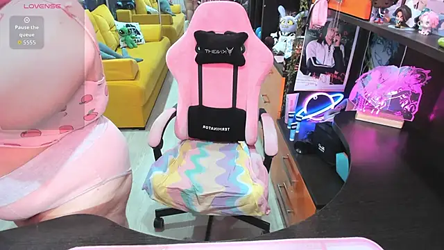 Softie Sofy online show from 06.18.26