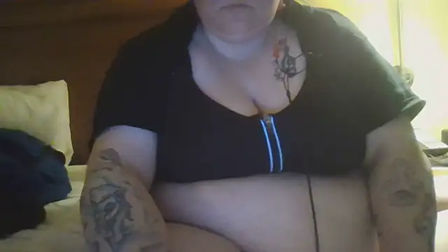 Snapshot of Ladyofmystery chatting on 12.25.24 Ladyofmystery online show from 12.25.24