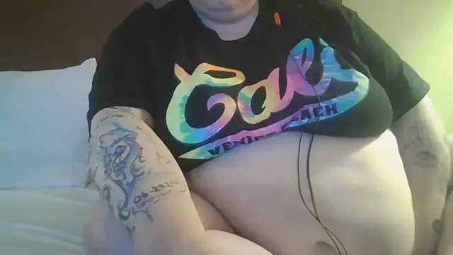 Snapshot of Ladyofmystery chatting on 12.28.24 Ladyofmystery online show from 12.28.24